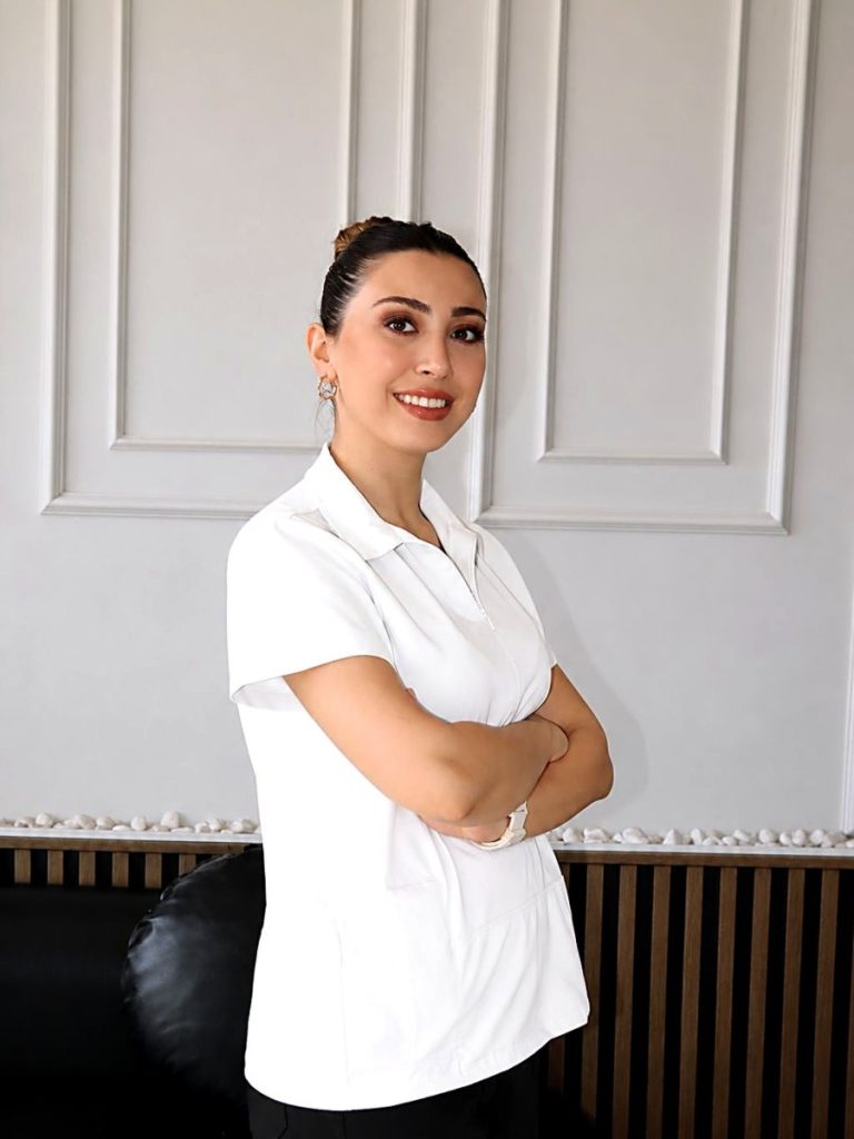 Klinik Asistanı Eda Akkuş